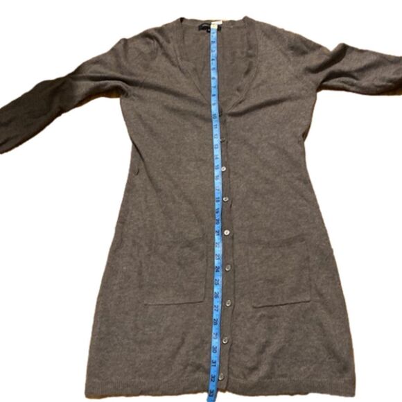 BCBG Maxazria Women’s Grey Long Sleeve  Button up Cardigan Pockets (Size Medium) - Picture 9 of 12
